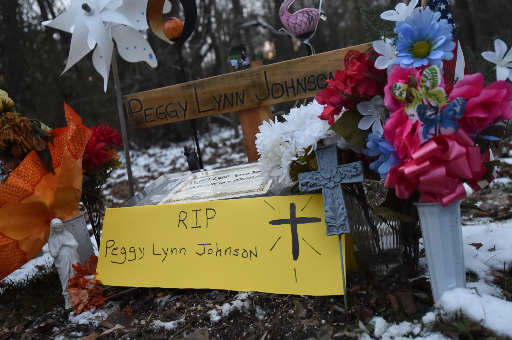 Peggy Lynn Johnson head stone